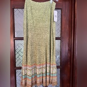 NWT Pleat pleat woman skirt